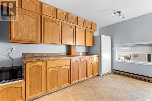 1056 Wolfe Avenue E, Moose Jaw, SK - Indoor Photo Showing Kitchen