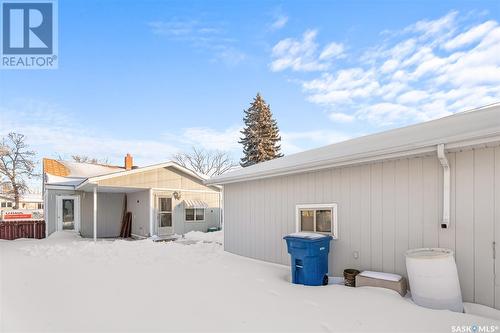 1056 Wolfe Avenue E, Moose Jaw, SK - Outdoor