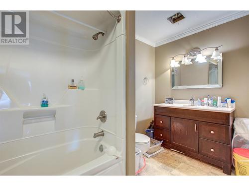 Bathroom - 735 Cook Road Unit# 206D, Kelowna, BC - Indoor Photo Showing Bathroom