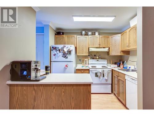 Kitchen - 735 Cook Road Unit# 206D, Kelowna, BC - Indoor Photo Showing Kitchen