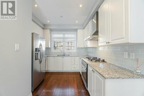 7 Rockbrook Trail, Brampton, ON - Indoor Photo Showing Kitchen With Upgraded Kitchen