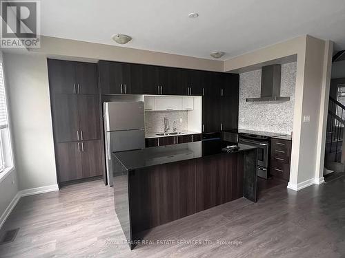 3082 Ernest Appelbe Boulevard, Oakville, ON - Indoor Photo Showing Kitchen