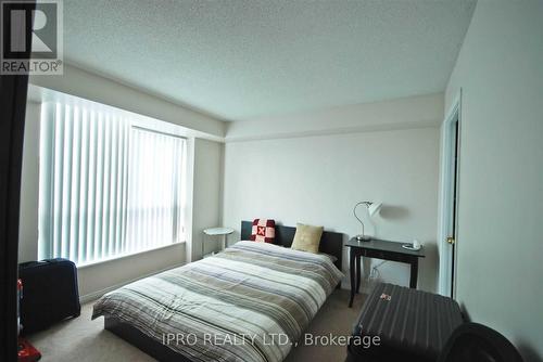 206 - 2585 Erin Centre Boulevard, Mississauga, ON - Indoor Photo Showing Bedroom