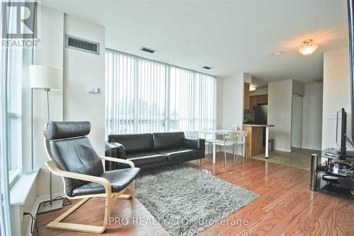 206 - 2585 Erin Centre Boulevard, Mississauga, ON - Indoor Photo Showing Living Room