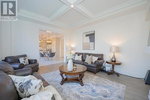 52 Gamble Street, Halton Hills, ON - Indoor Photo Showing Living Room