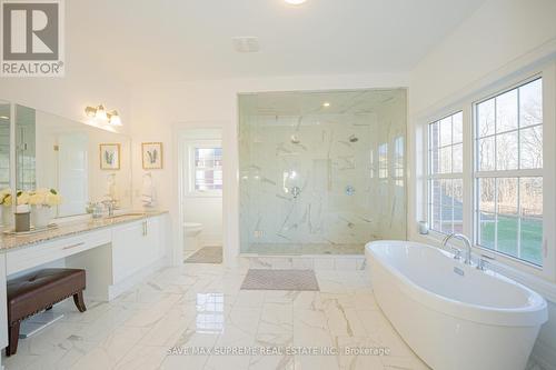 52 Gamble Street, Halton Hills, ON - Indoor Photo Showing Bathroom