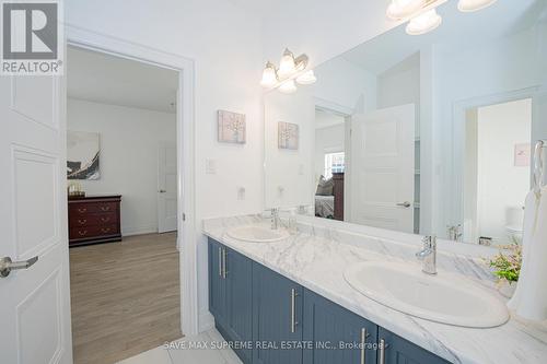 52 Gamble Street, Halton Hills, ON - Indoor Photo Showing Bathroom