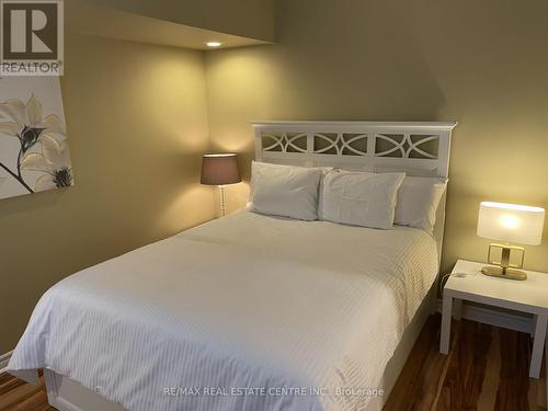 4353 Ellis Street, Niagara Falls, ON - Indoor Photo Showing Bedroom