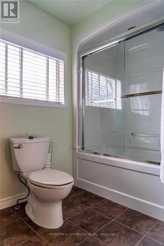 4353 Ellis Street, Niagara Falls, ON - Indoor Photo Showing Bathroom