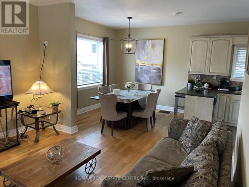 4353 Ellis Street, Niagara Falls, ON - Indoor Photo Showing Dining Room