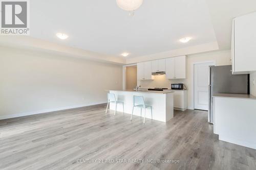 14 - 185 Bedrock Drive, Hamilton, ON - Indoor Photo Showing Kitchen