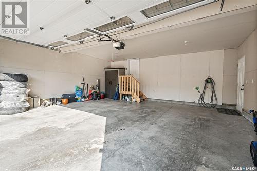 230 Newton Link, Saskatoon, SK - Indoor Photo Showing Garage