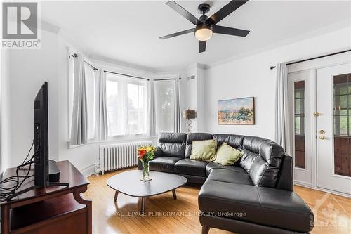 449 Mcgill Street, Hawkesbury, ON - Indoor Photo Showing Living Room