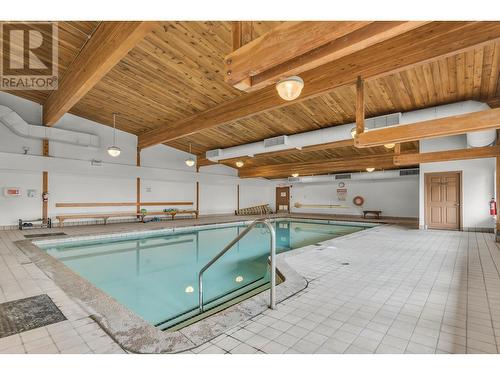 122 11970 Pinyon Drive, Pitt Meadows, BC - Indoor Photo Showing Other Room With In Ground Pool