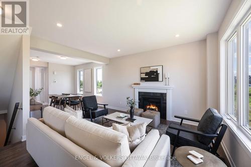 1007 Canoe Street, Ottawa, ON - Indoor Photo Showing Living Room With Fireplace