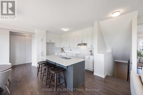 1007 Canoe Street, Ottawa, ON - Indoor Photo Showing Kitchen With Double Sink