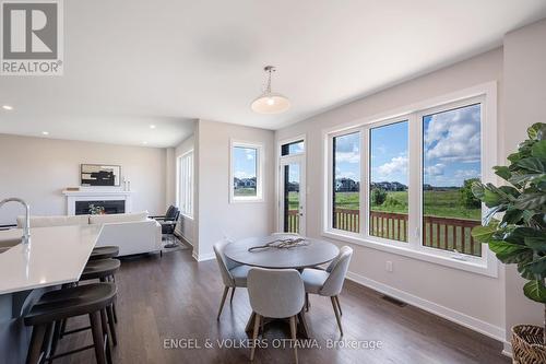 1007 Canoe Street, Ottawa, ON - Indoor Photo Showing Dining Room