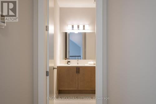 1007 Canoe Street, Ottawa, ON - Indoor Photo Showing Bathroom