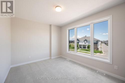 1007 Canoe Street, Ottawa, ON - Indoor Photo Showing Other Room