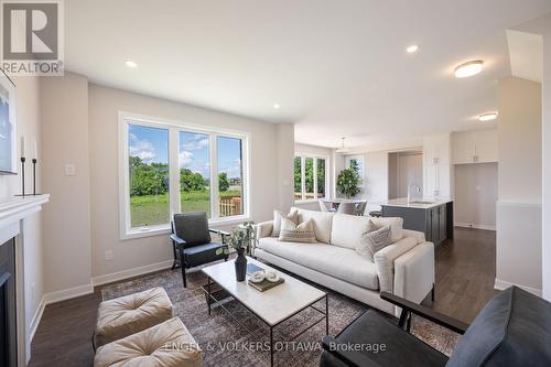 1007 Canoe Street, Ottawa, ON - Indoor Photo Showing Living Room With Fireplace