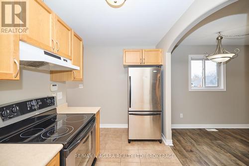 61 Prospect Point Road, Fort Erie (335 - Ridgeway), ON - Indoor Photo Showing Kitchen