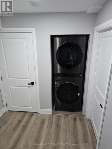 101 Morning Sparrow Drive W, Vaughan, ON - Indoor Photo Showing Laundry Room