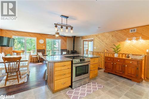 1091 Eashores Road, Haliburton, ON - Indoor Photo Showing Kitchen