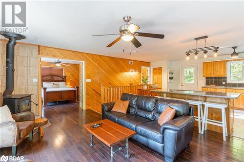 1091 Eashores Road, Haliburton, ON - Indoor Photo Showing Living Room