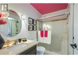 Main Bathroom Cheater Ensuite - 