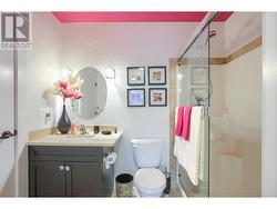 Main Bathroom Cheater Ensuite - 