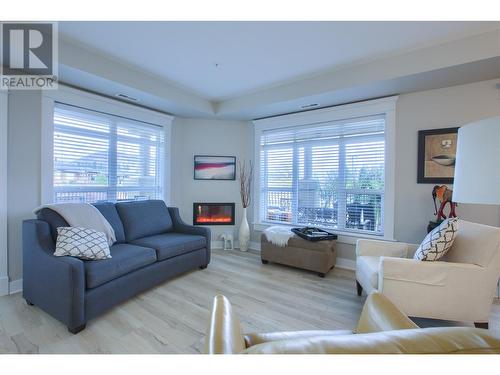 Living Room - 2070 Boucherie Road Unit# 216 Lot# 24, West Kelowna, BC - Indoor Photo Showing Living Room With Fireplace