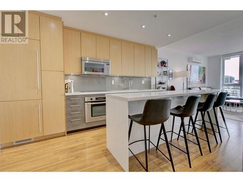 1833 Crowe Street, Vancouver, BC - Indoor Photo Showing Kitchen