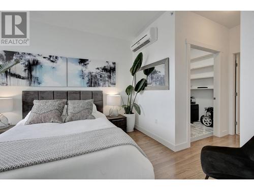 1833 Crowe Street, Vancouver, BC - Indoor Photo Showing Bedroom