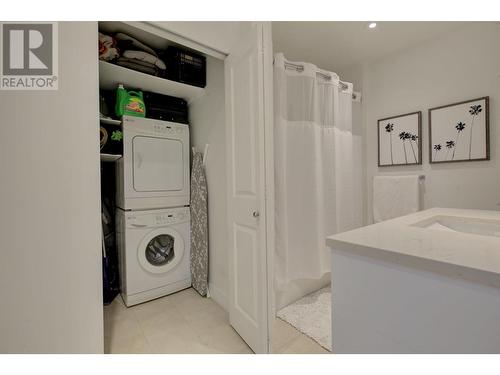 1833 Crowe Street, Vancouver, BC - Indoor Photo Showing Laundry Room