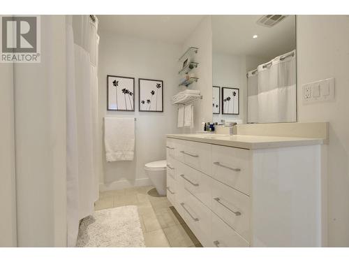 1833 Crowe Street, Vancouver, BC - Indoor Photo Showing Bathroom