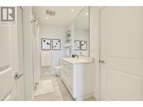 1833 Crowe Street, Vancouver, BC - Indoor Photo Showing Bathroom