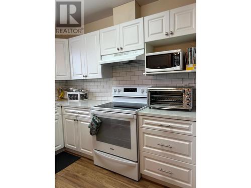 1876 Tranquille Road Unit# 1, Kamloops, BC - Indoor Photo Showing Kitchen