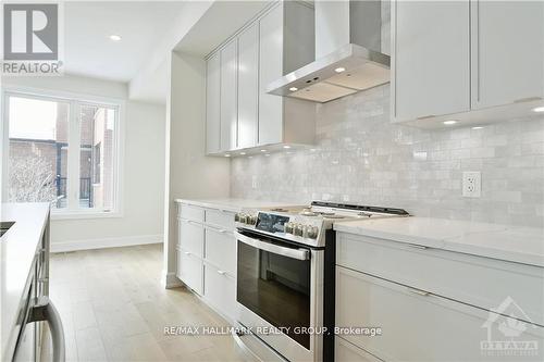 484 Woodland Avenue E, Ottawa, ON - Indoor Photo Showing Kitchen With Upgraded Kitchen