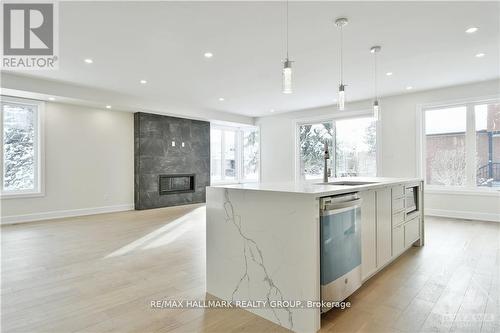 484 Woodland Avenue E, Ottawa, ON - Indoor Photo Showing Kitchen With Upgraded Kitchen