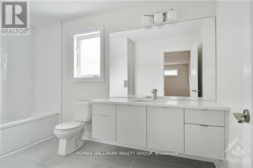 484 Woodland Avenue E, Ottawa, ON - Indoor Photo Showing Bathroom