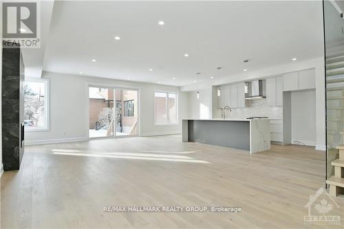 484 Woodland Avenue E, Ottawa, ON - Indoor Photo Showing Kitchen