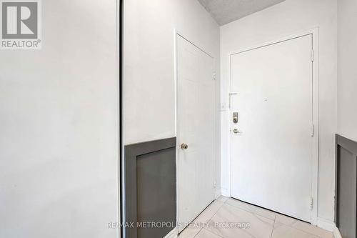 1011 - 410 Mclevin Avenue, Toronto, ON - Indoor Photo Showing Other Room