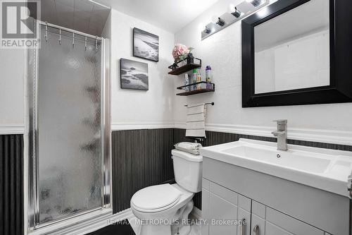 1011 - 410 Mclevin Avenue, Toronto, ON - Indoor Photo Showing Bathroom