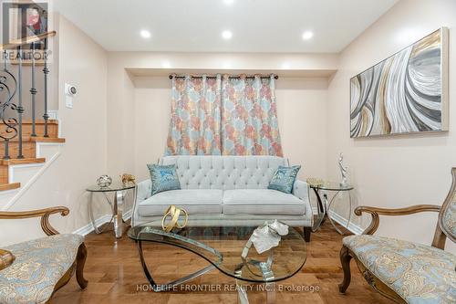 68 Warnford Circle, Ajax, ON - Indoor Photo Showing Living Room