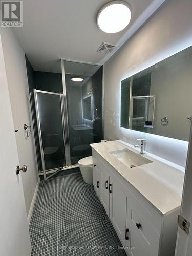 1823 - 111 Elizabeth Street, Toronto, ON - Indoor Photo Showing Bathroom