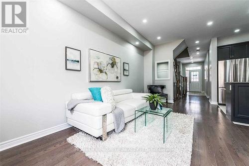 39 Rangemore Road, Brampton, ON - Indoor Photo Showing Living Room