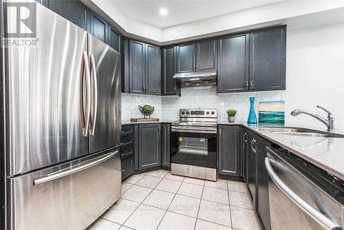 39 Rangemore Road, Brampton, ON - Indoor Photo Showing Kitchen With Upgraded Kitchen