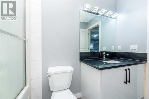 129 Lakeview Inlet, Chestermere, AB - Indoor Photo Showing Bathroom