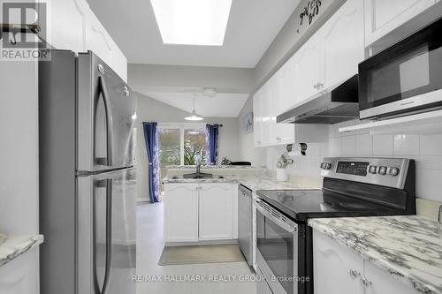 4320 Owl Valley Drive, Ottawa, ON - Indoor Photo Showing Kitchen