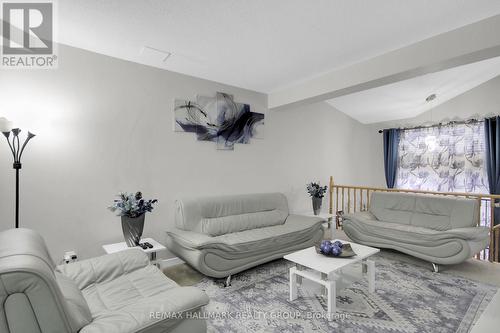 4320 Owl Valley Drive, Ottawa, ON - Indoor Photo Showing Living Room